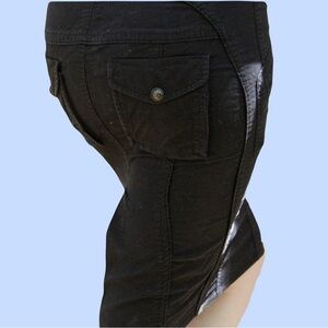 Vintage Diesel Low Waist Slim Fitting Cargo Skirt in Black Denim. Size 27.